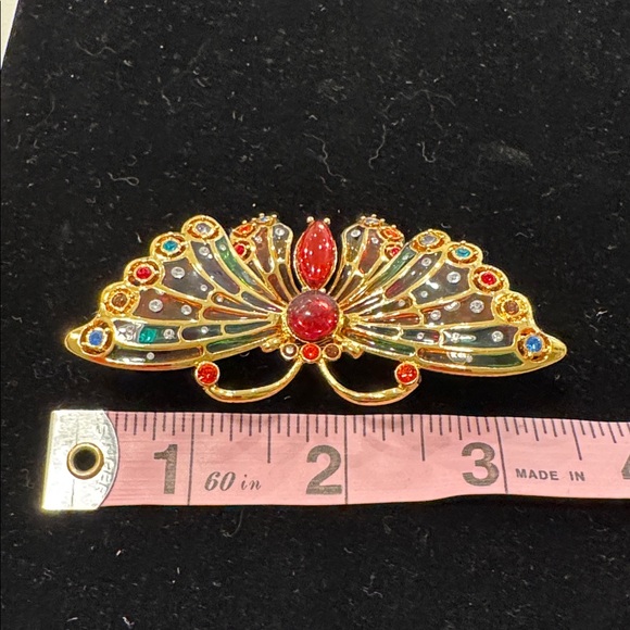 VINTAGE DESIGNER SIGNED JOAN RIVERS BUTTERFLY BROOCH SWAROWSKI
CRYSTALS RARE - Picture 5 of 6